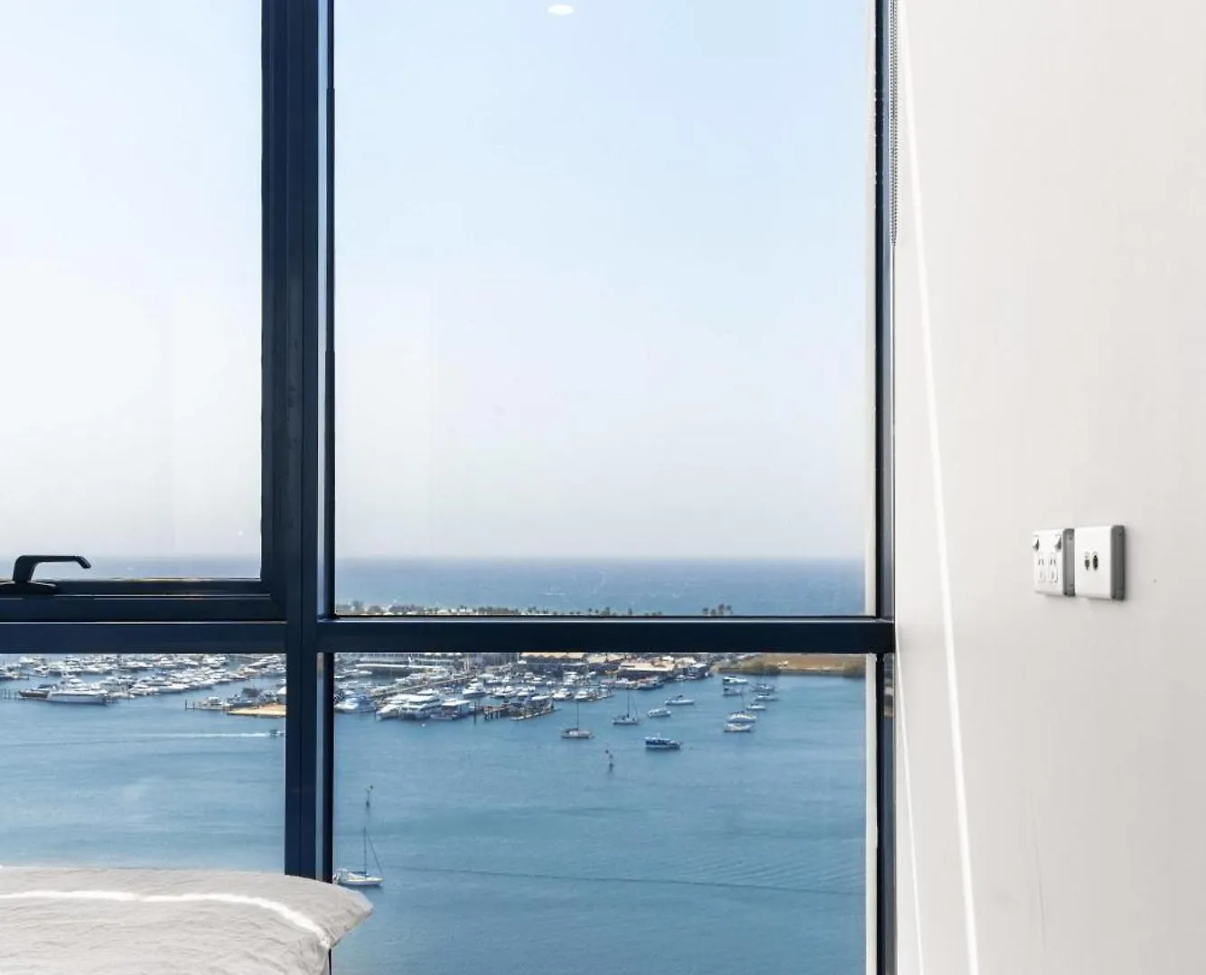 Breathtaking Ocean View Apt In Southport ゴールドコースト アパート