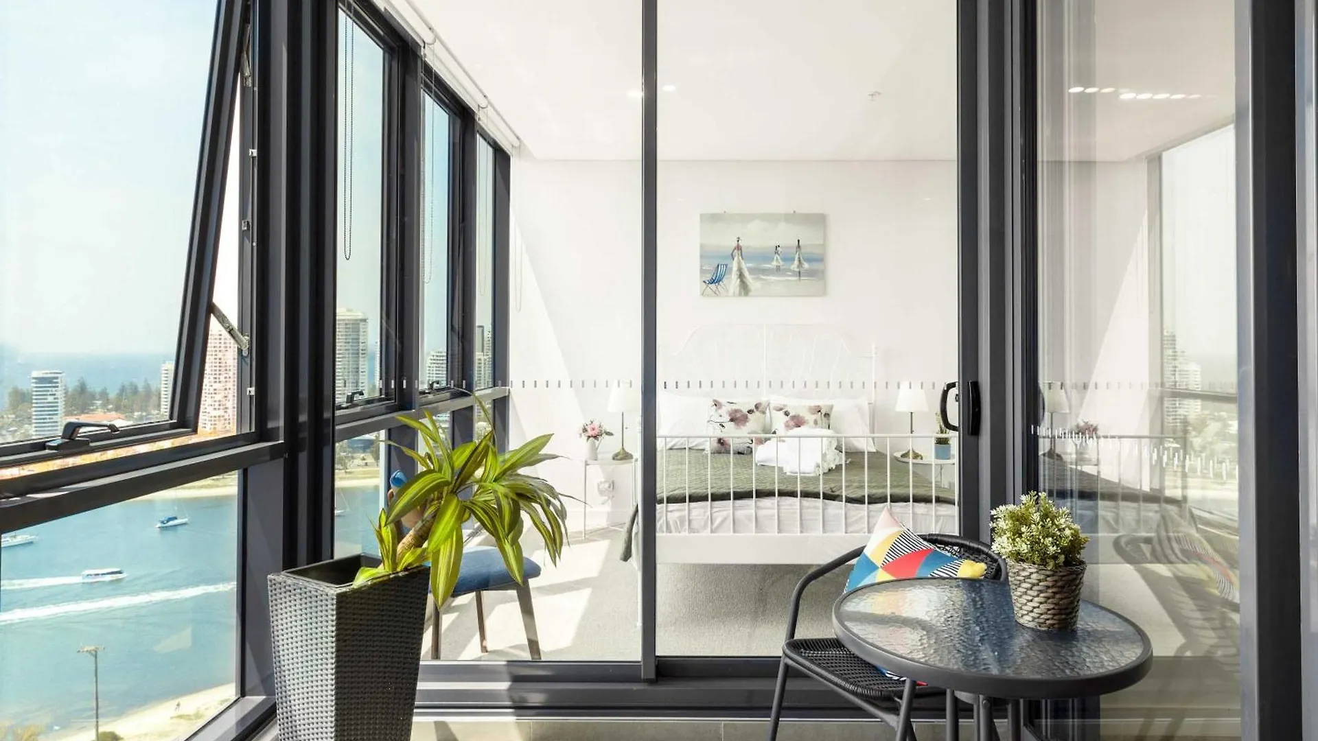 Breathtaking Ocean View Apt In Southport ゴールドコースト