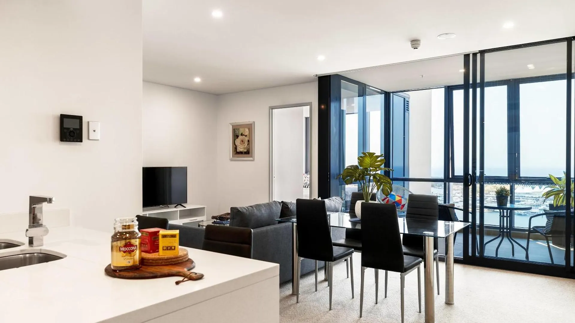 Breathtaking Ocean View Apt In Southport Gold Coast Apartman